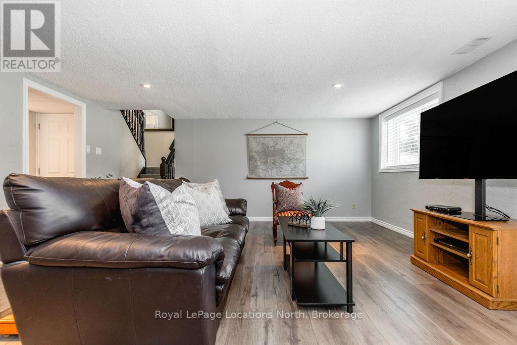 286 Sixth Street, Collingwood, Ontario  L9Y 1Z5 - Photo 36 - S12228315