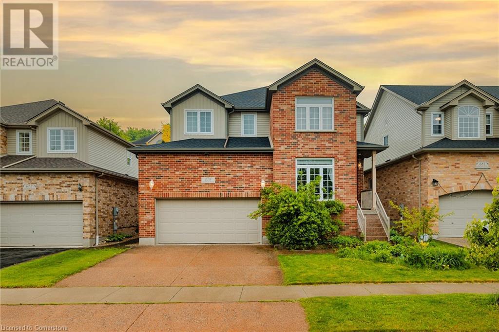 679 SALZBURG Drive, Waterloo, Ontario