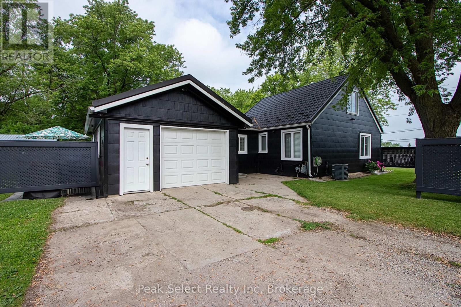 574 Jones Street E, St. Marys, Ontario  N4X 1B3 - Photo 5 - X12228300