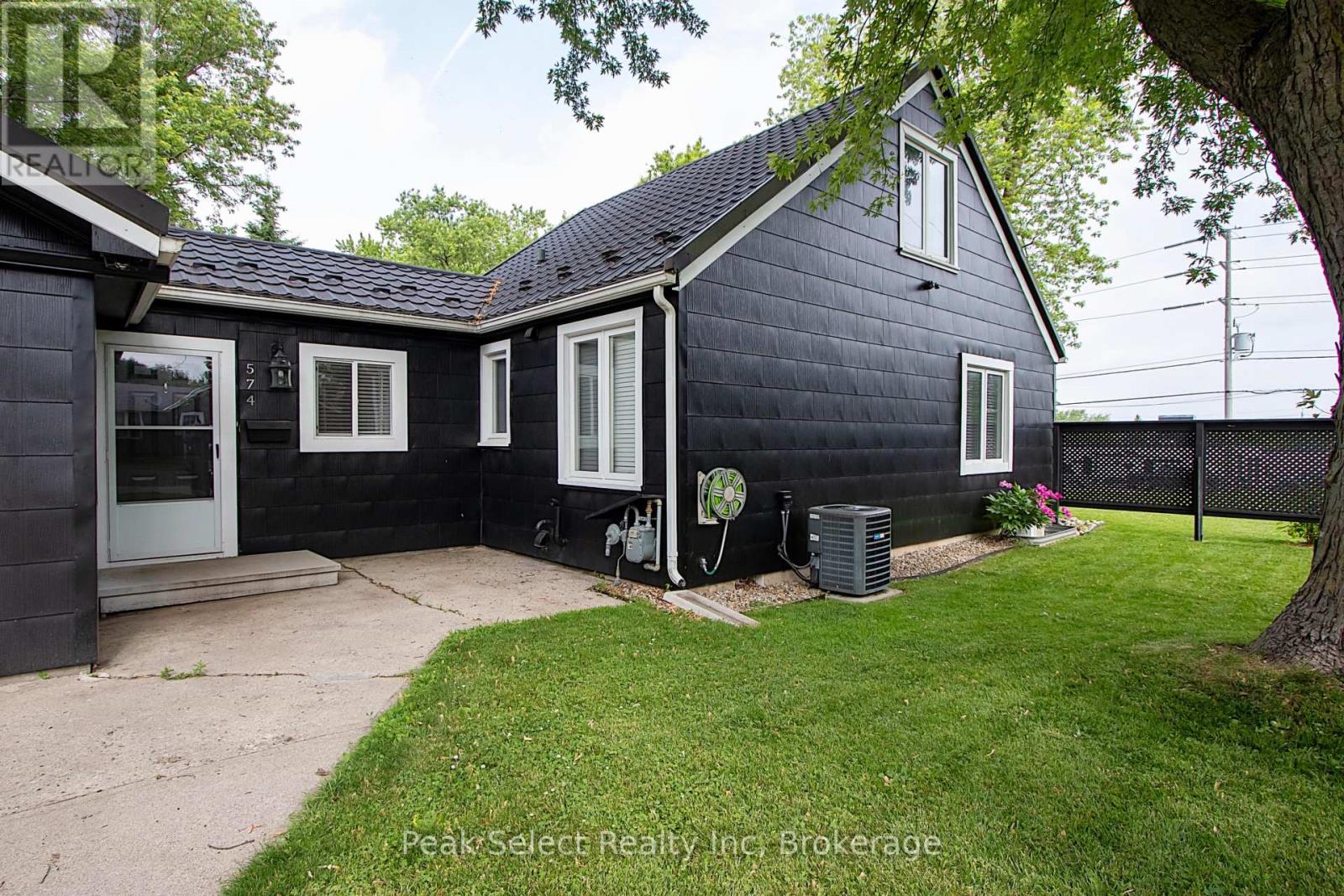 574 Jones Street E, St. Marys, Ontario  N4X 1B3 - Photo 6 - X12228300