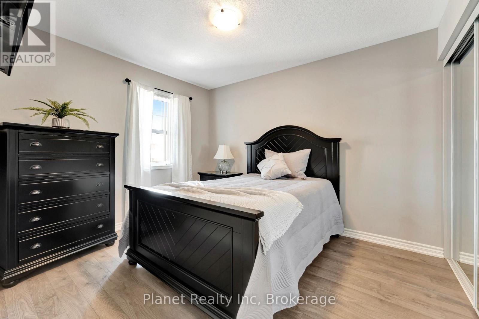 212 Waterbrook Lane, Kitchener, Ontario  N2P 0H7 - Photo 18 - X12228343
