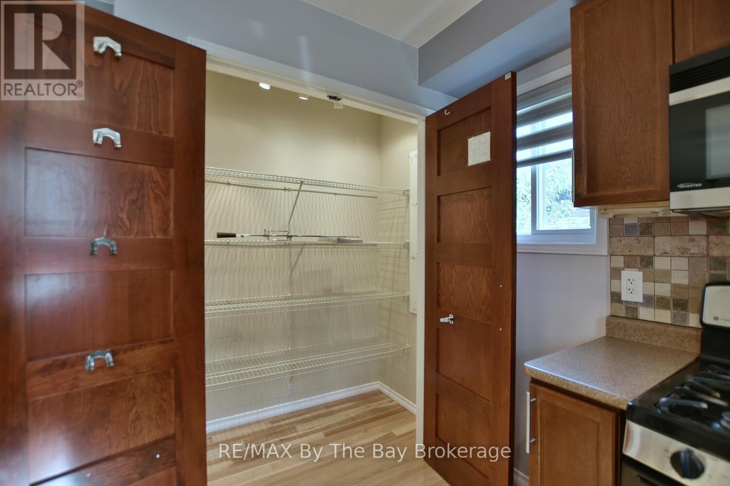 95 Royal Beech Drive, Wasaga Beach, Ontario  L9Z 1M5 - Photo 14 - S12228379