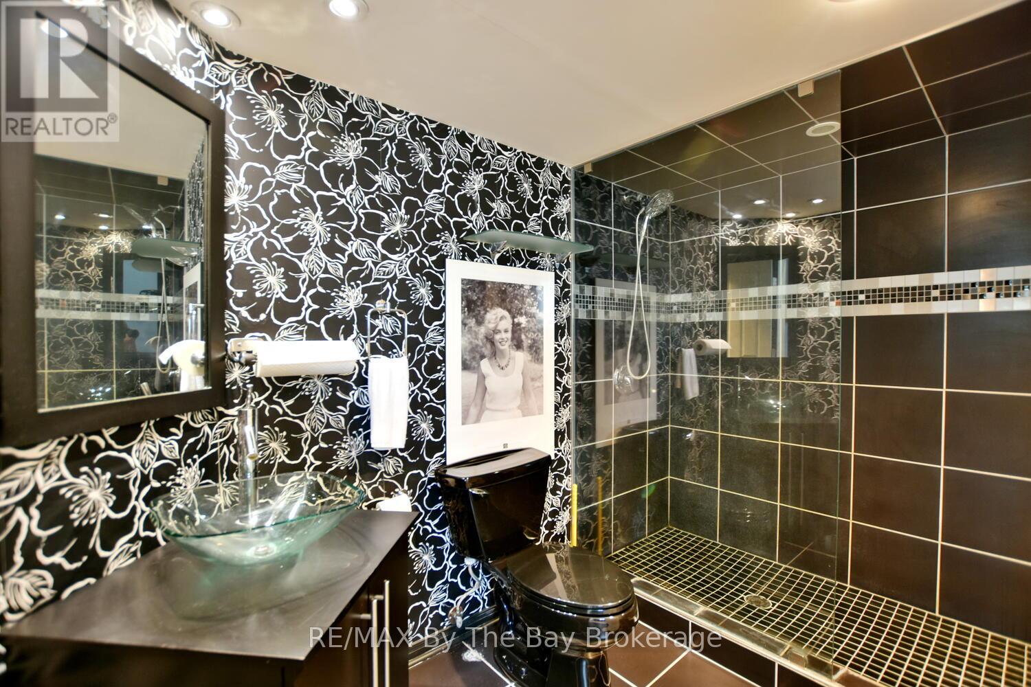 95 Royal Beech Drive, Wasaga Beach, Ontario  L9Z 1M5 - Photo 25 - S12228379