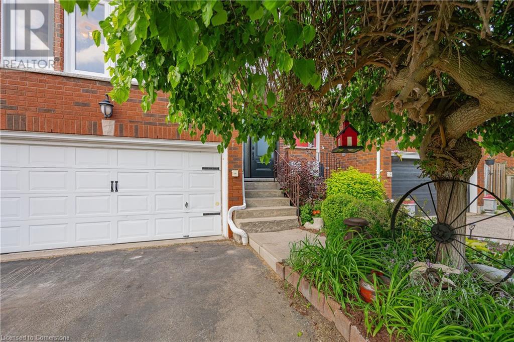 64 Fairgreen Close, Cambridge, Ontario  N1T 1T7 - Photo 4 - 40740624