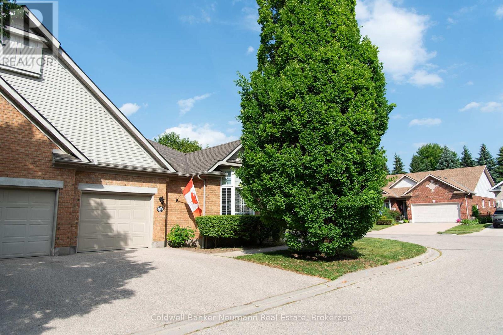 22 Magnolia Lane, Guelph, Ontario  N1G 4X7 - Photo 3 - X12228421