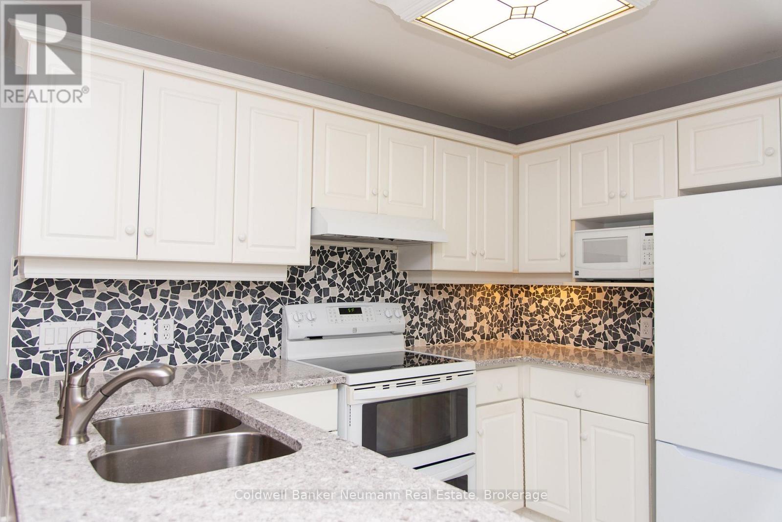 22 Magnolia Lane, Guelph, Ontario  N1G 4X7 - Photo 9 - X12228421
