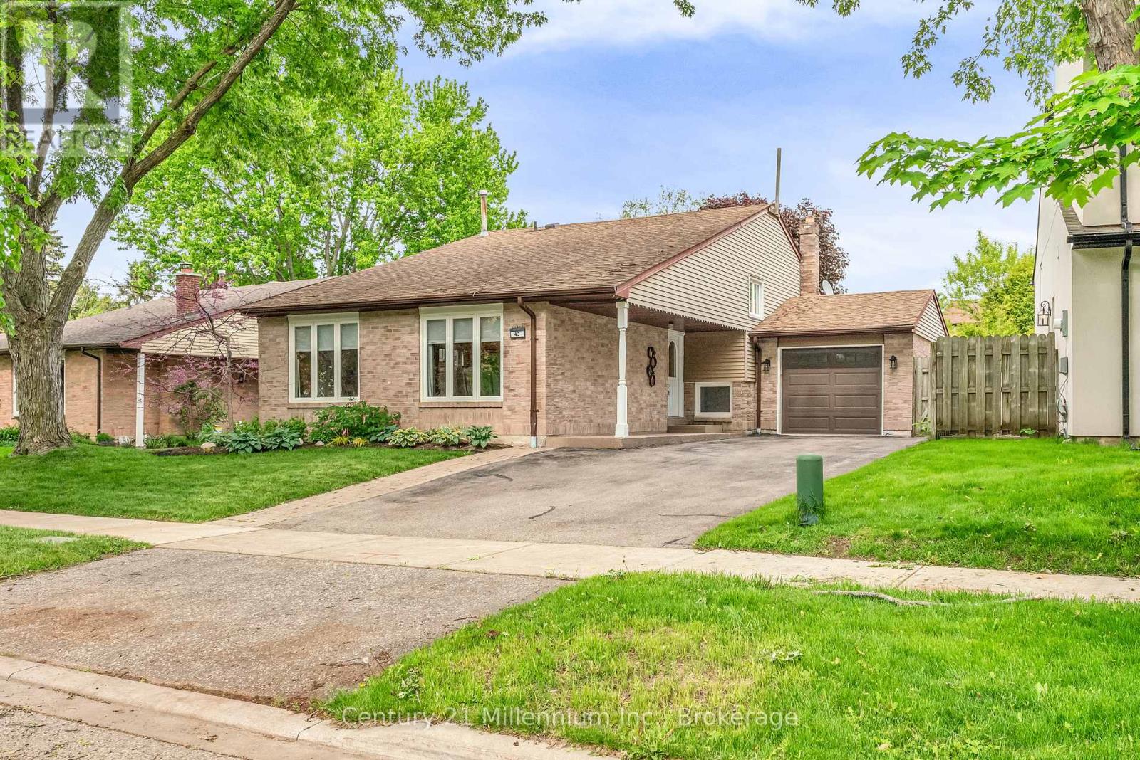 43 Stoddart Drive, Aurora, Ontario  L4G 2G2 - Photo 1 - N12228557