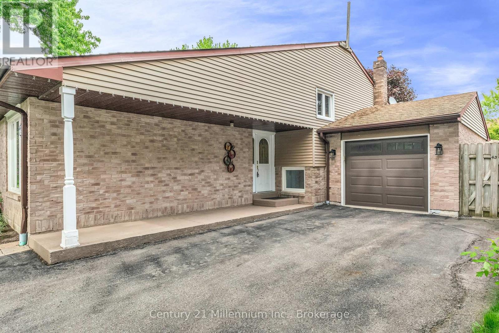 43 Stoddart Drive, Aurora, Ontario  L4G 2G2 - Photo 5 - N12228557