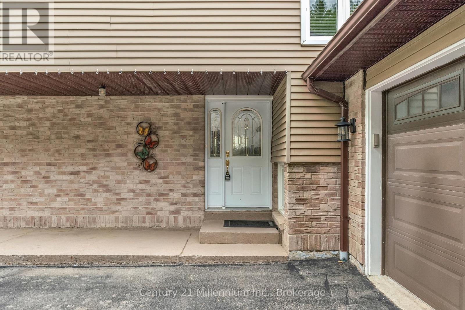 43 Stoddart Drive, Aurora, Ontario  L4G 2G2 - Photo 6 - N12228557