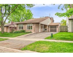 43 STODDART DRIVE, Aurora, Ontario