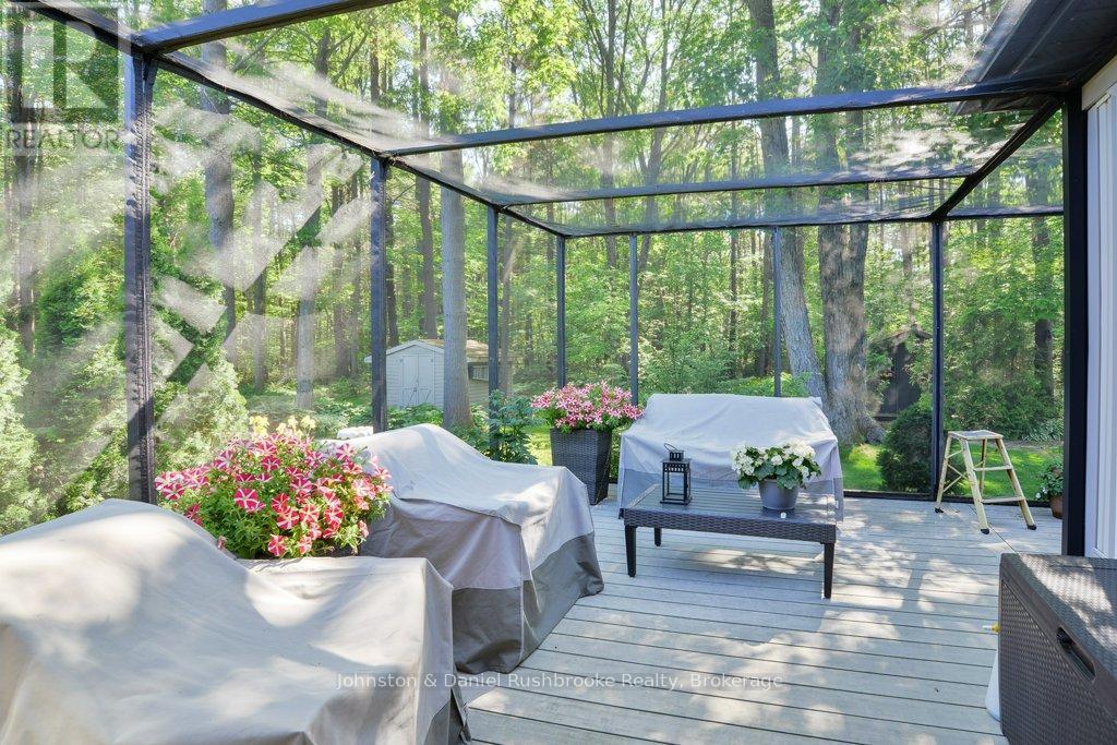 21 Pineridge Gate E, Gravenhurst, Ontario  P1P 1Y4 - Photo 16 - X12228671