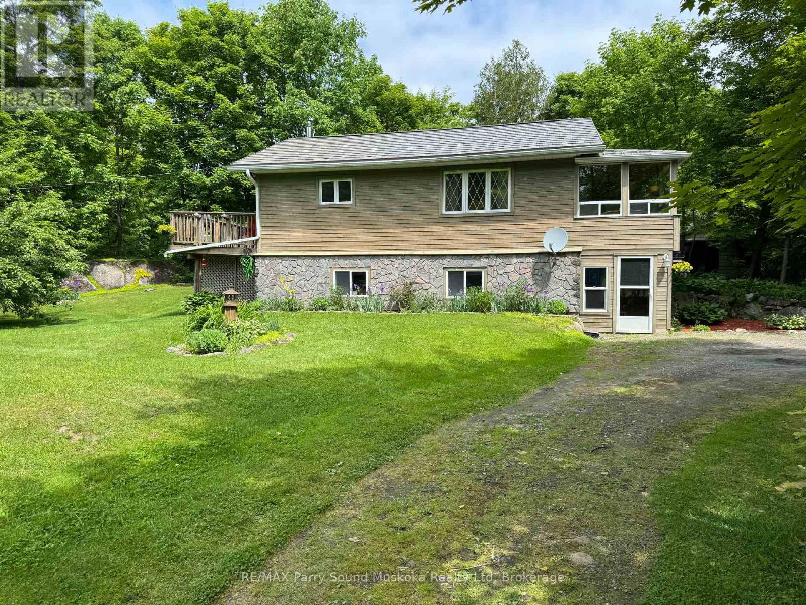 18 JONES ROAD, McKellar, Ontario