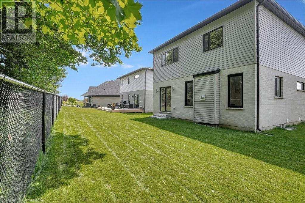 2208 Red Thorne Avenue, London, Ontario  N6P 0E9 - Photo 38 - 40742527