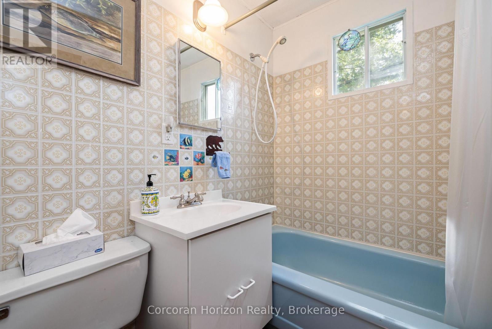 215 Sanctuary Road, Georgian Bay, Ontario  L0K 1S0 - Photo 27 - X12229053