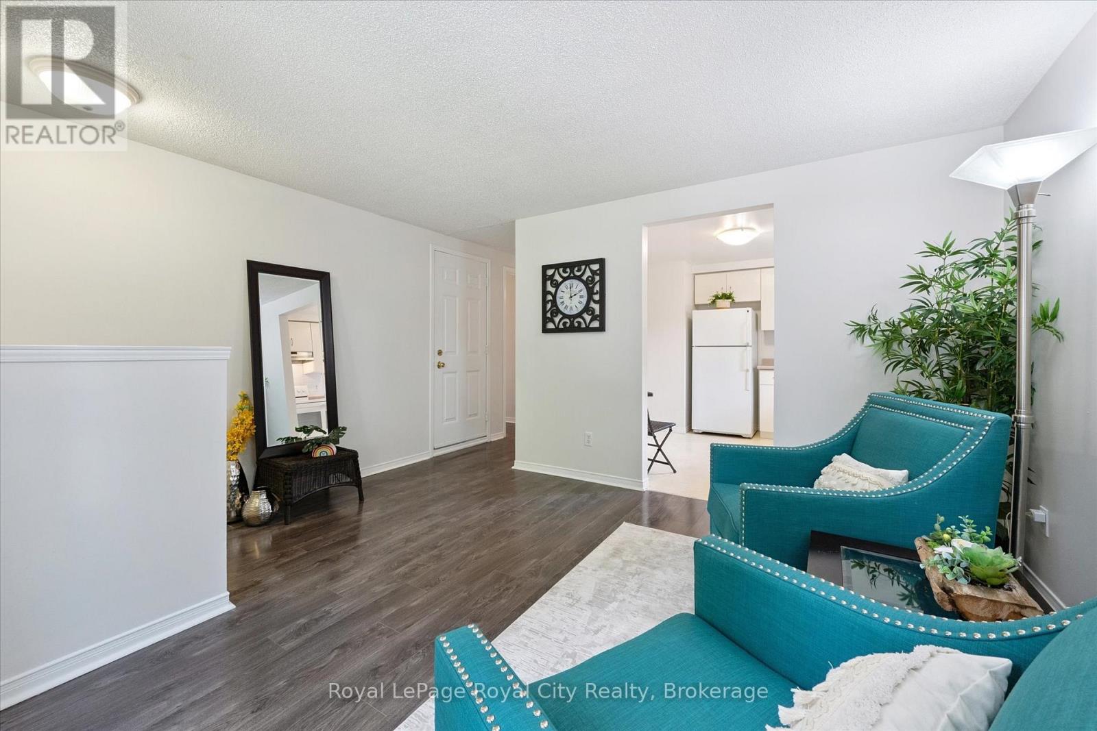 65 Eastview Road, Guelph, Ontario  N1E 6K5 - Photo 10 - X12229153