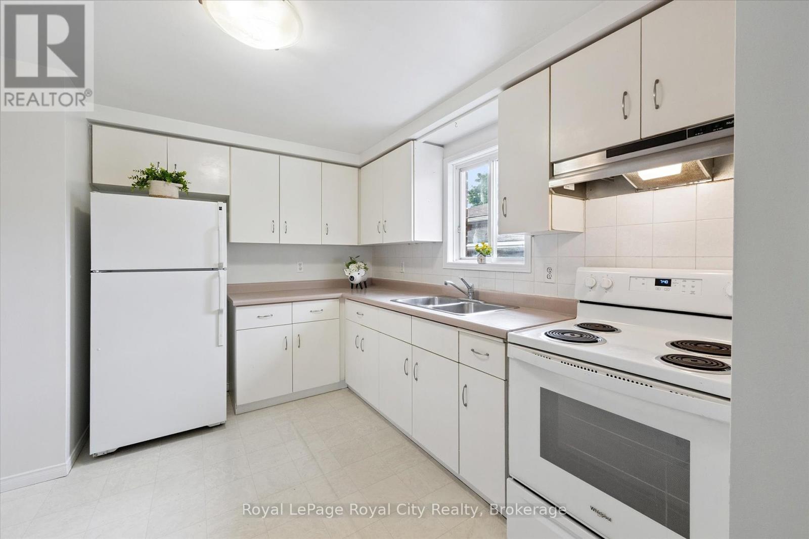 65 Eastview Road, Guelph, Ontario  N1E 6K5 - Photo 11 - X12229153