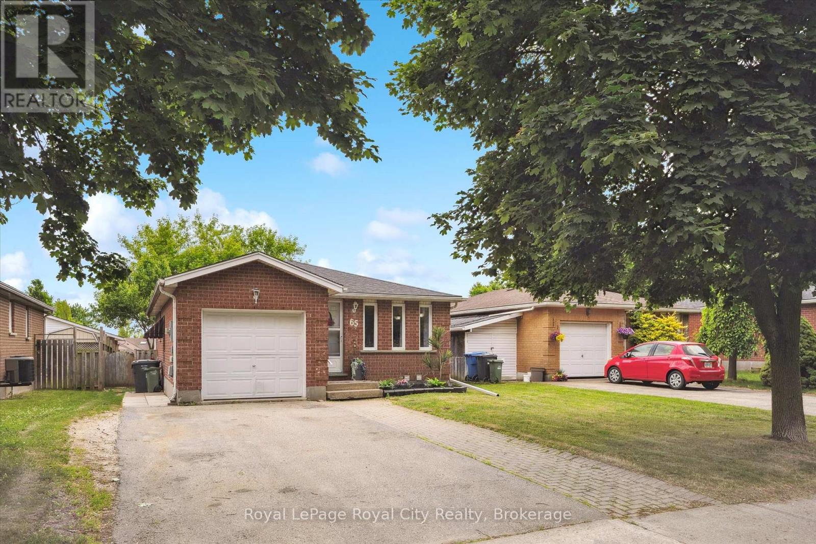 65 Eastview Road, Guelph, Ontario  N1E 6K5 - Photo 2 - X12229153