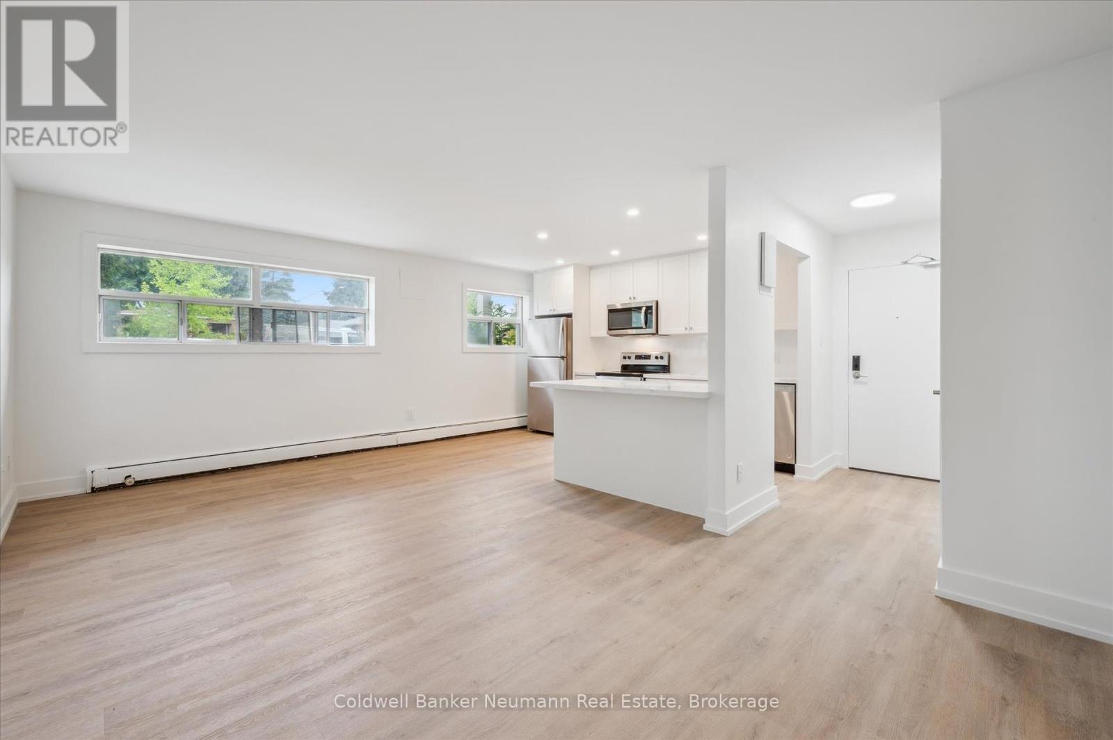 104 - 10 GLENBROOK DRIVE, Guelph, Ontario