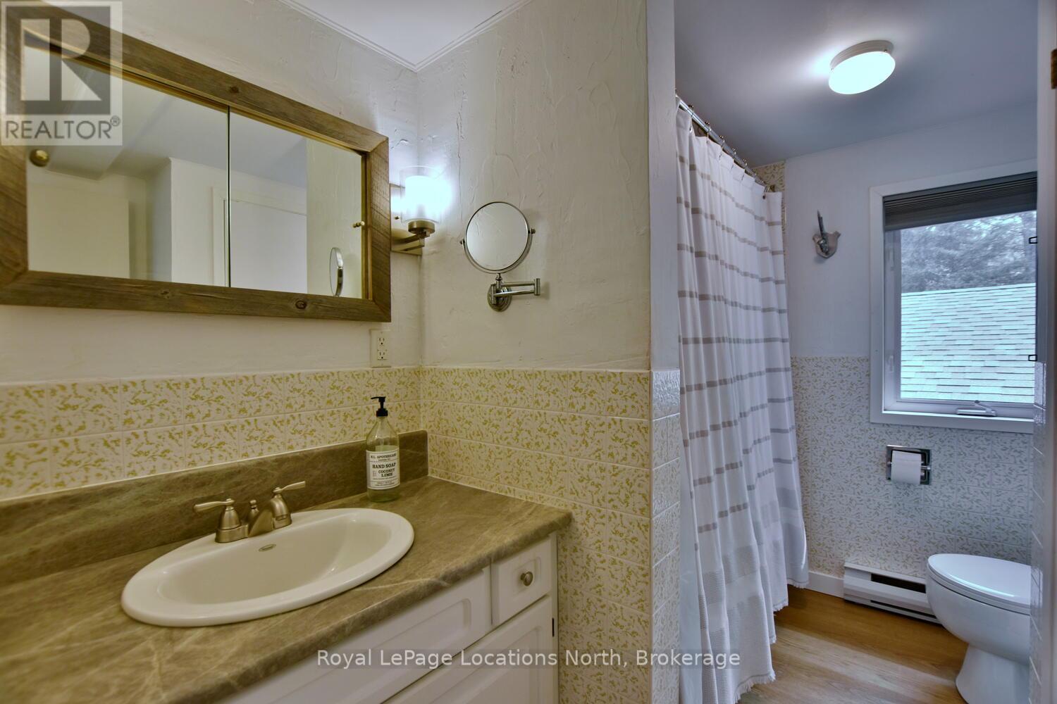 113 Alpine Crescent, Blue Mountains, Ontario  N0H 2E0 - Photo 14 - X12229298