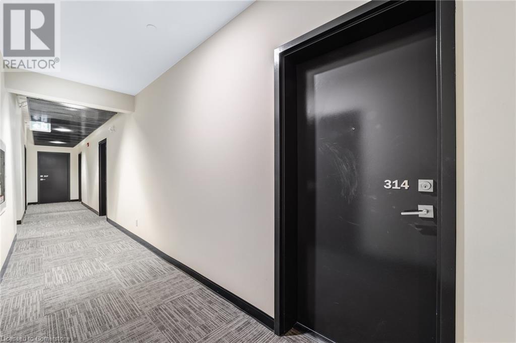 690 King Street W Unit# 14, Kitchener, Ontario  N2H 5L8 - Photo 4 - 40738459