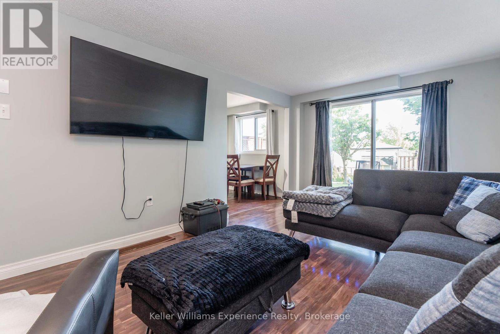 23 Corbett Drive, Barrie, Ontario  L4M 5T1 - Photo 7 - S12229341