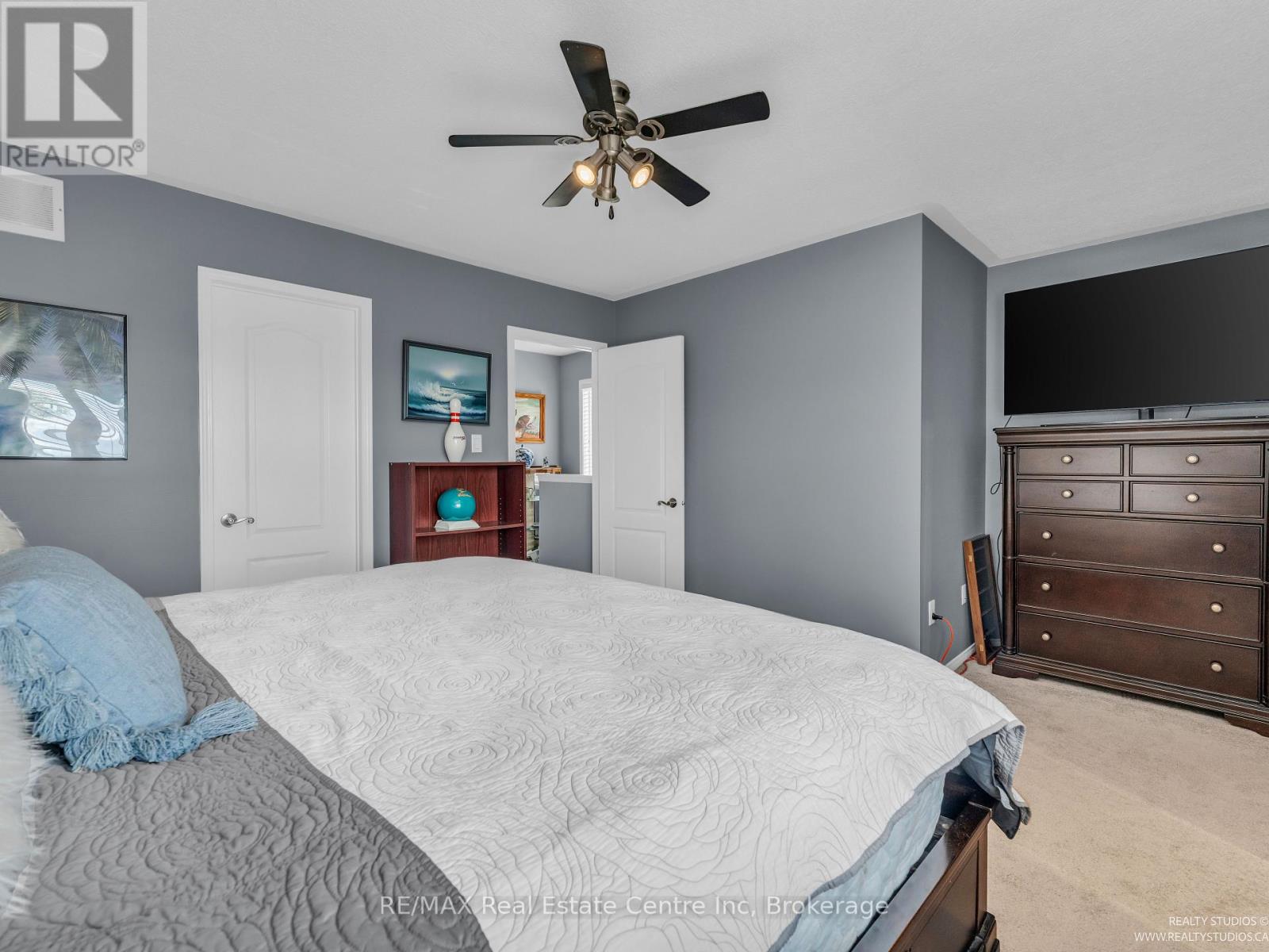 52 Melissa Court, Brampton, Ontario  L6X 4X1 - Photo 16 - W12229605