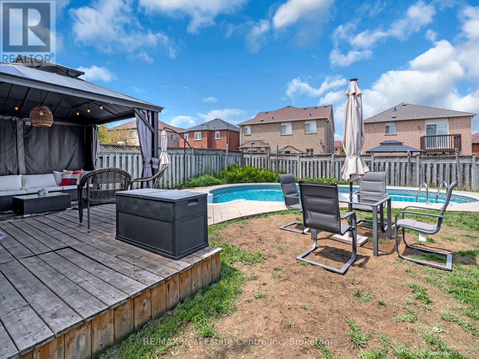 52 Melissa Court, Brampton, Ontario  L6X 4X1 - Photo 34 - W12229605