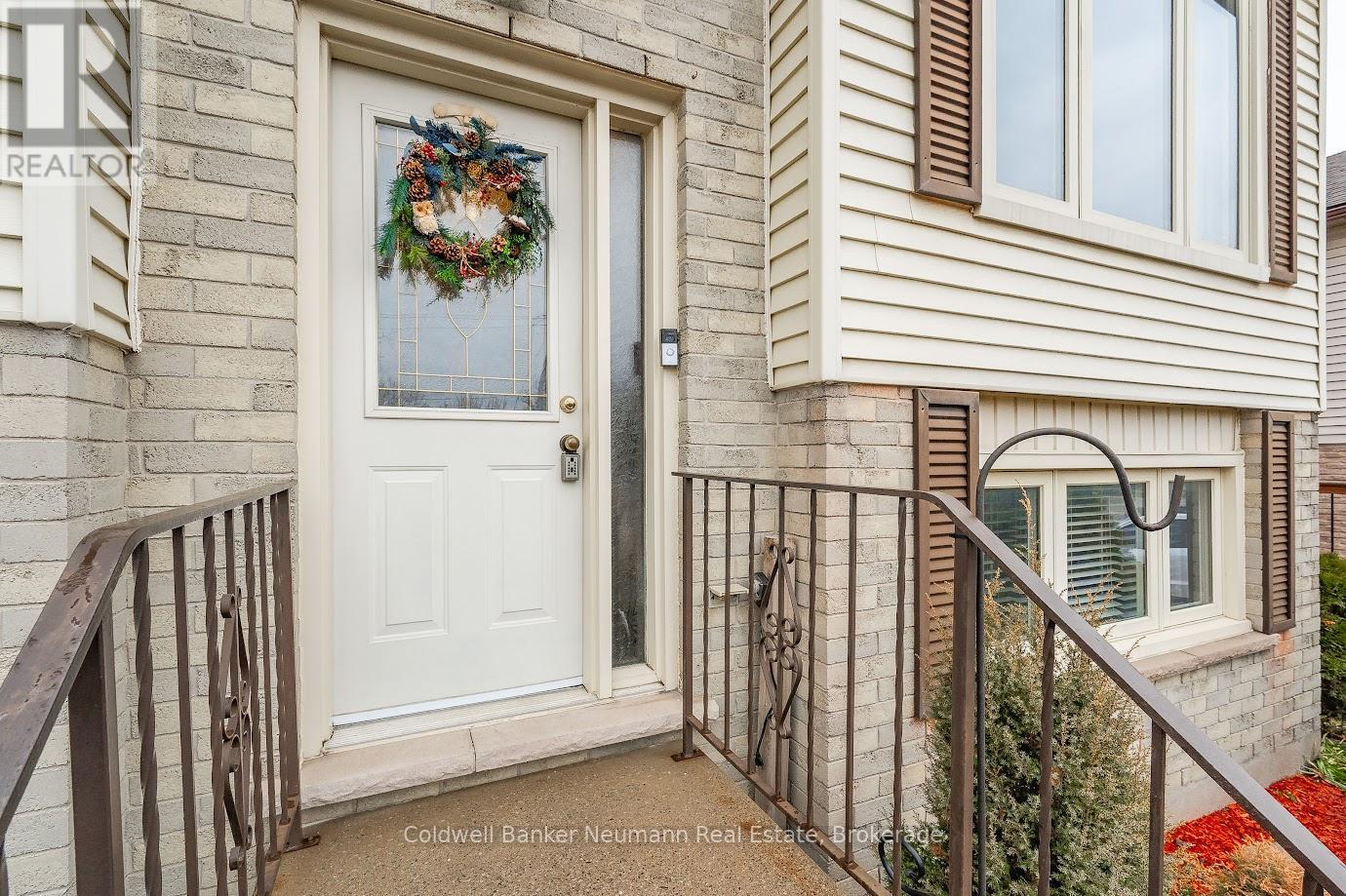 392 Imperial Road S, Guelph, Ontario  N1K 1K3 - Photo 5 - X12229540