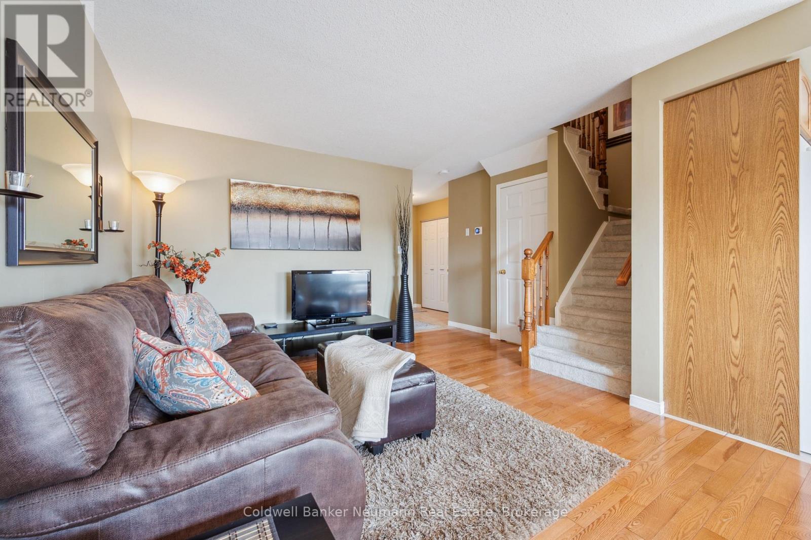 60 Hasler Crescent, Guelph, Ontario  N1L 0A3 - Photo 13 - X12229646