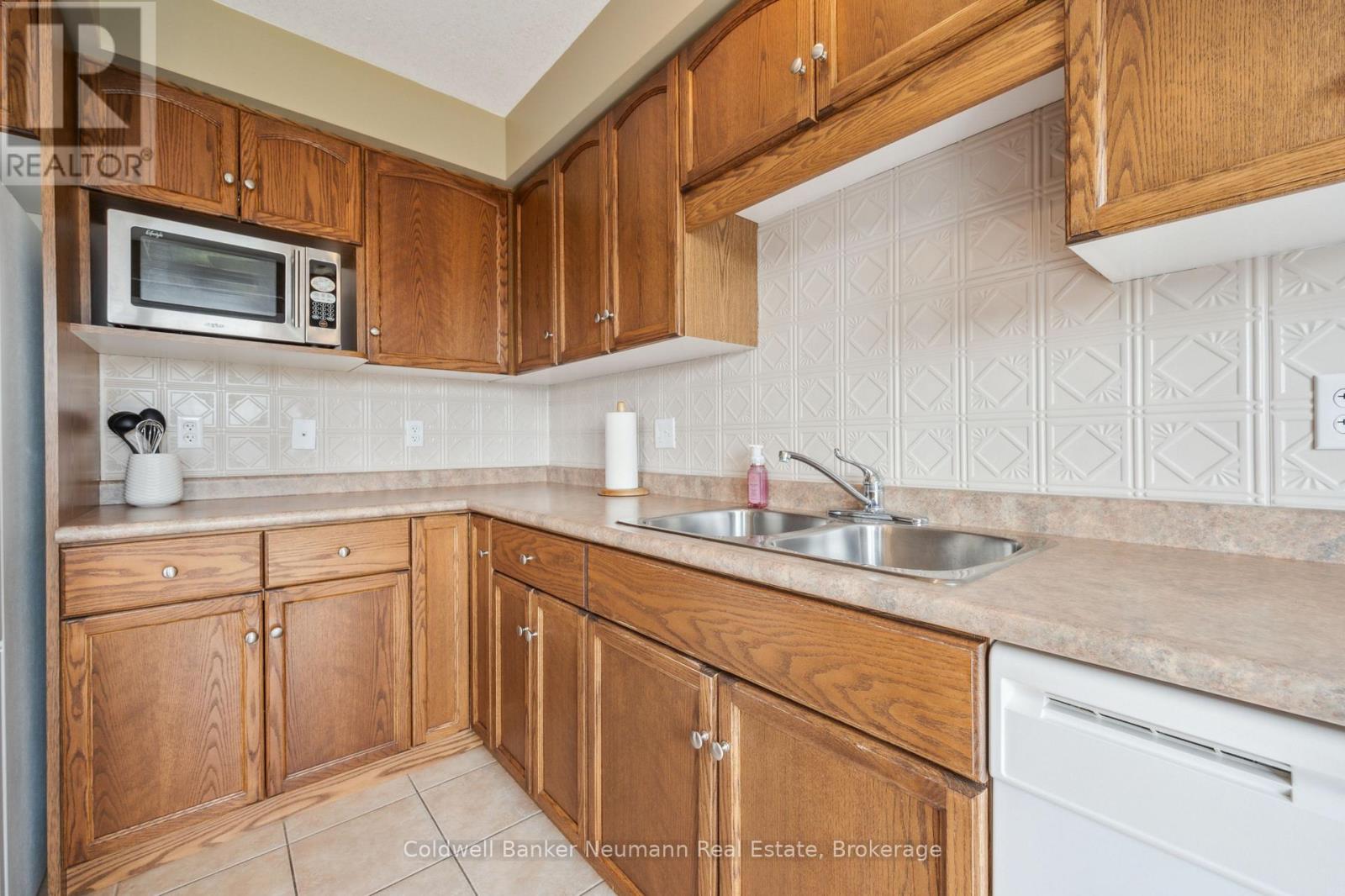 60 Hasler Crescent, Guelph, Ontario  N1L 0A3 - Photo 21 - X12229646