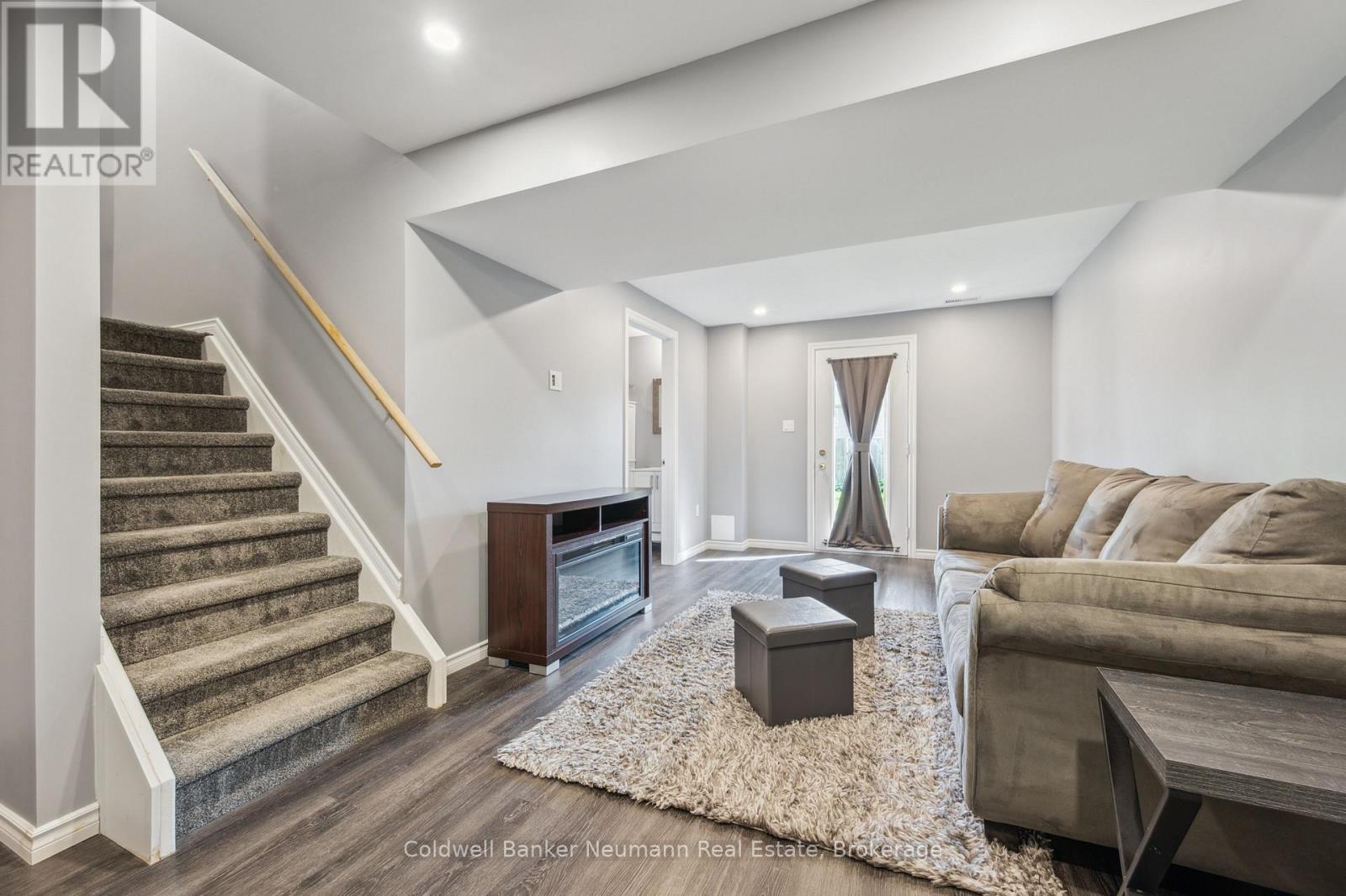 60 Hasler Crescent, Guelph, Ontario  N1L 0A3 - Photo 29 - X12229646