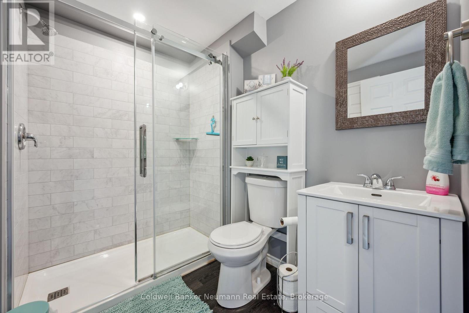 60 Hasler Crescent, Guelph, Ontario  N1L 0A3 - Photo 33 - X12229646