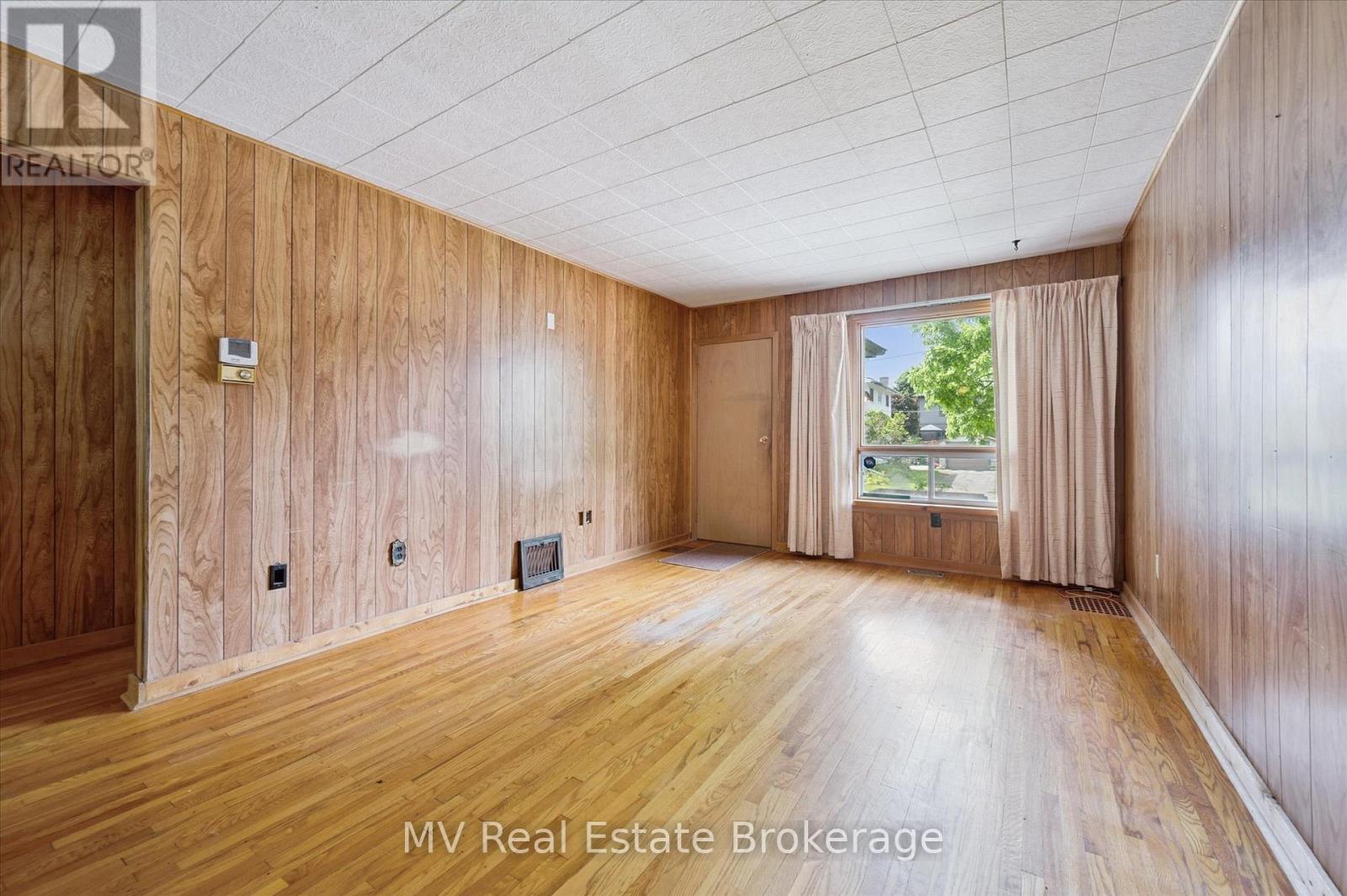 164 Graham Street, Centre Wellington, Ontario  N1M 1B8 - Photo 11 - X12229665