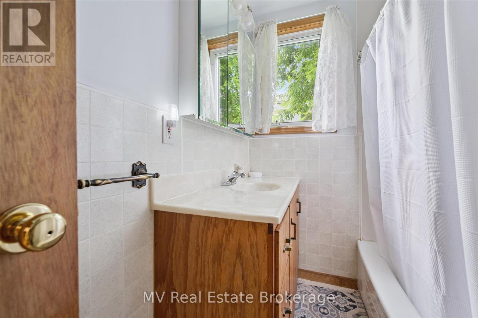 164 Graham Street, Centre Wellington, Ontario  N1M 1B8 - Photo 17 - X12229665