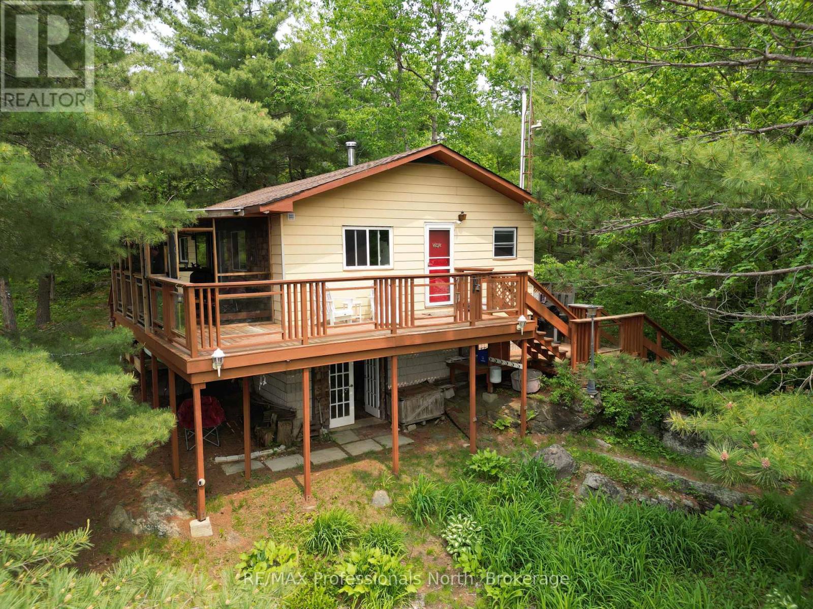 11437 Devils Lake Wao, Minden Hills, Ontario  K0M 2L1 - Photo 2 - X12229851