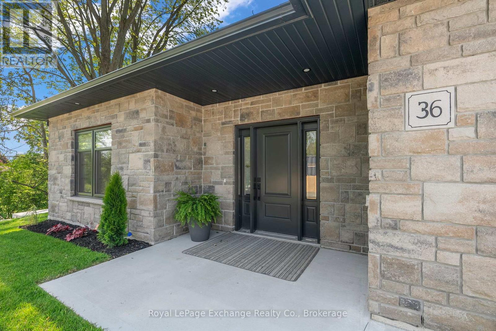 26 - 1182 Queen Street, Kincardine, Ontario  N2Z 1G4 - Photo 2 - X12229972