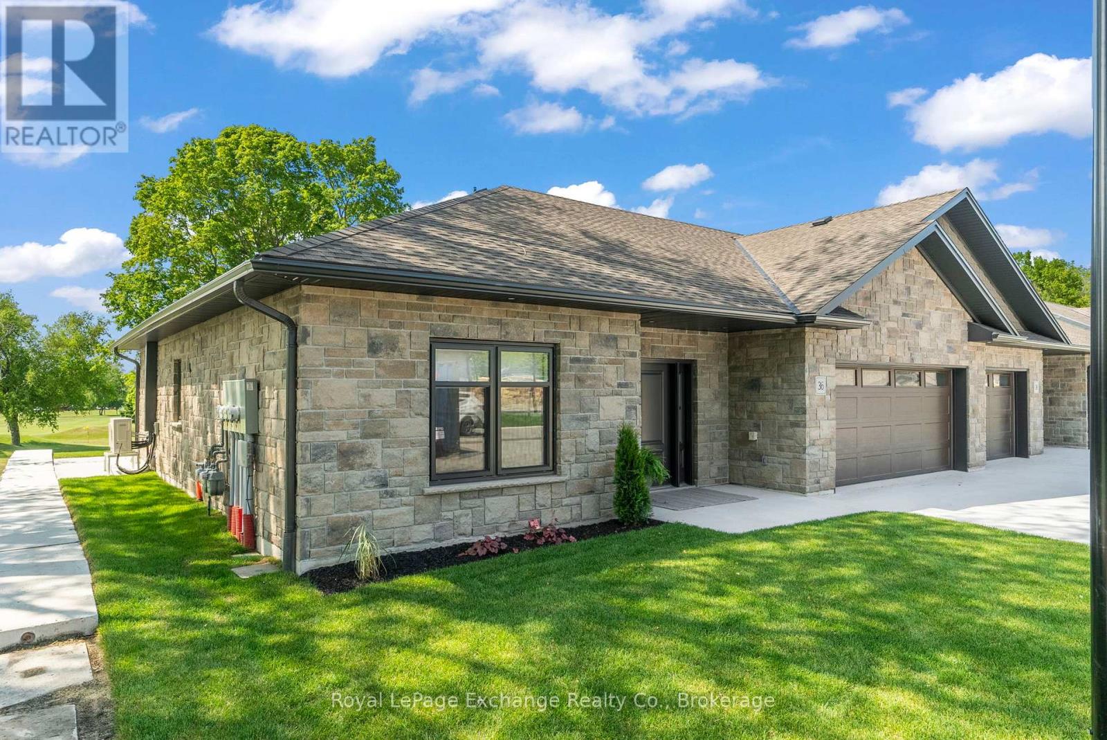 26 - 1182 Queen Street, Kincardine, Ontario  N2Z 1G4 - Photo 3 - X12229972
