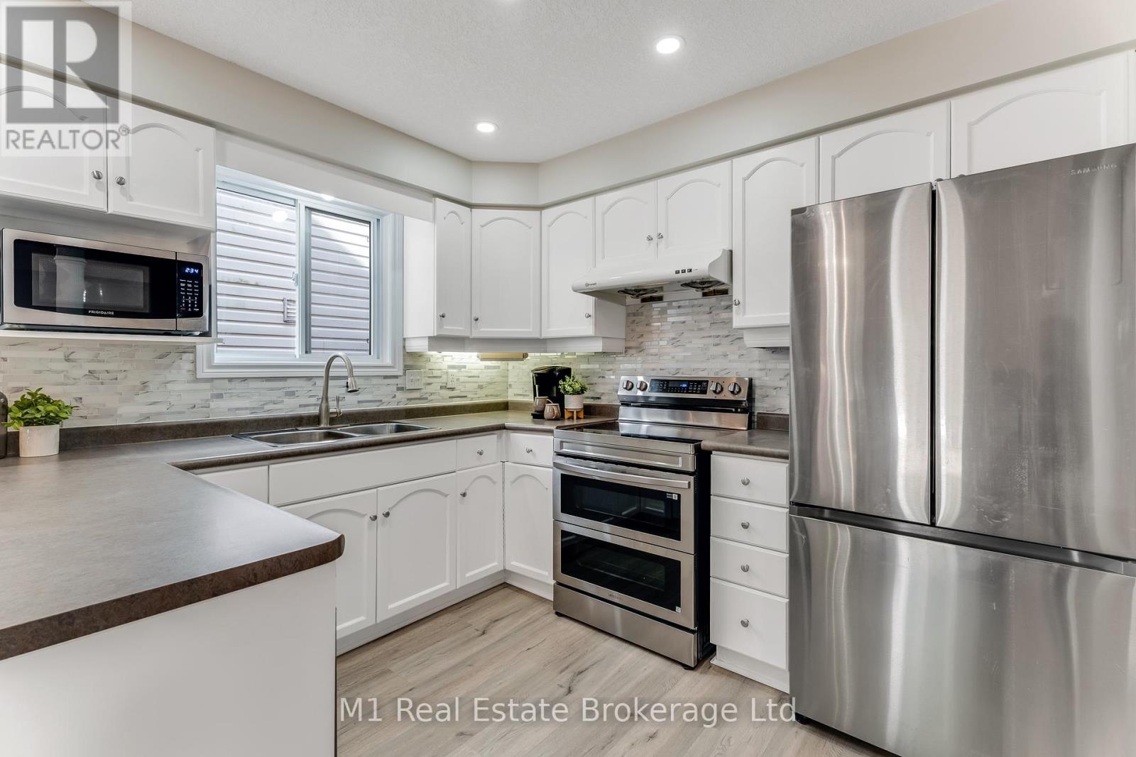 125 Marcy Crescent, Cambridge, Ontario  N3C 4H6 - Photo 17 - X12229998