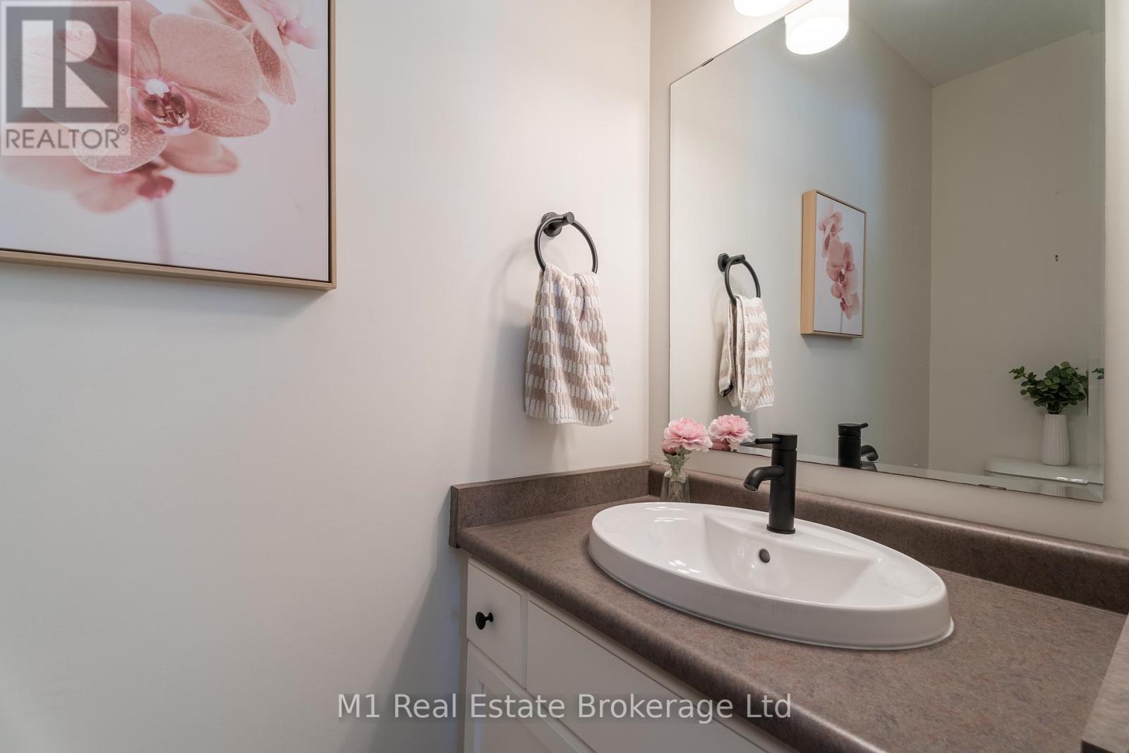 125 Marcy Crescent, Cambridge, Ontario  N3C 4H6 - Photo 19 - X12229998