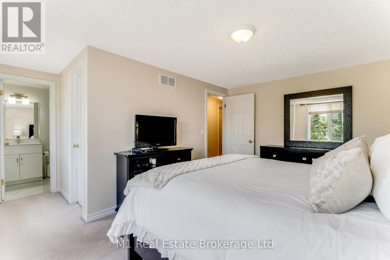 125 Marcy Crescent, Cambridge, Ontario  N3C 4H6 - Photo 23 - X12229998