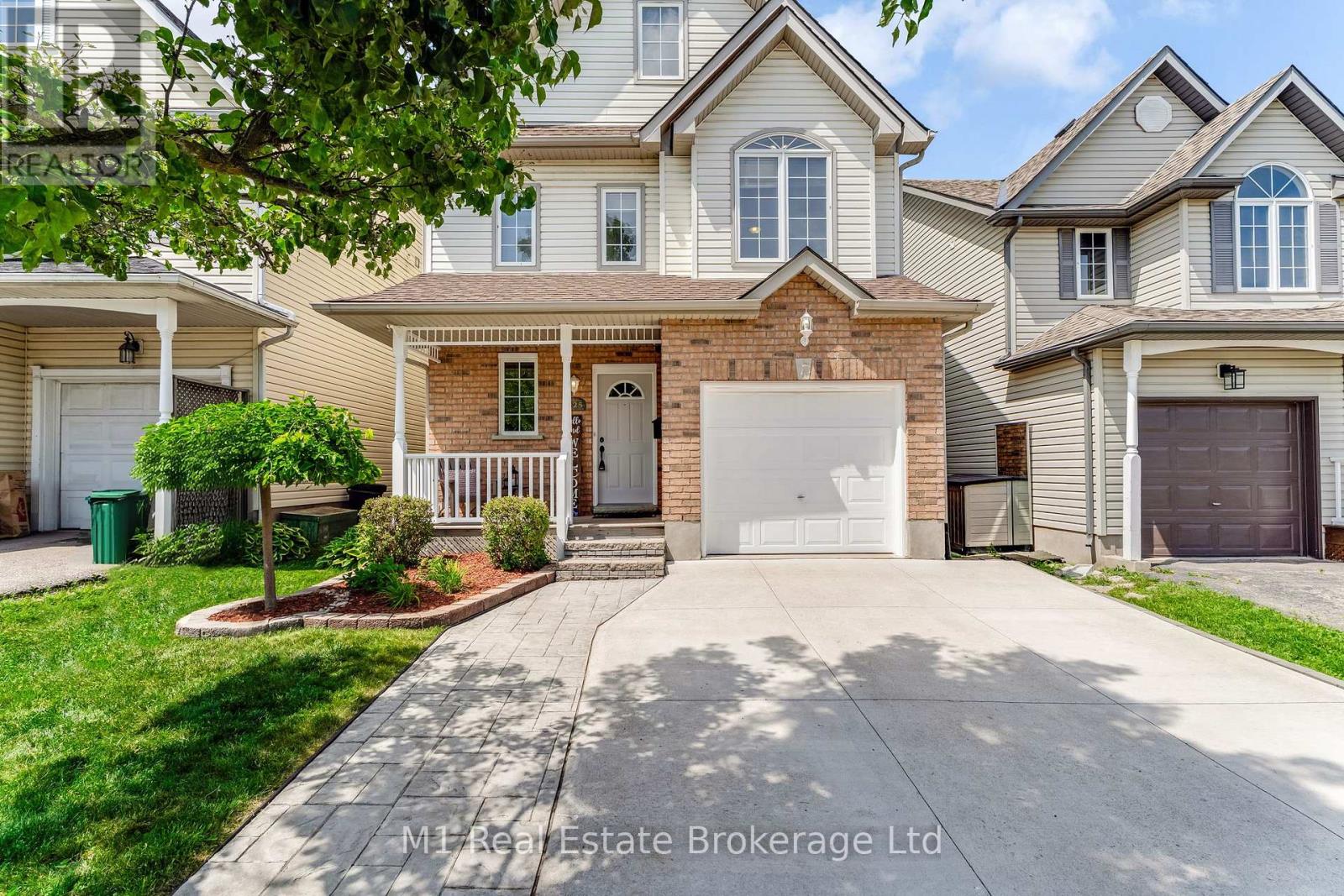 125 Marcy Crescent, Cambridge, Ontario  N3C 4H6 - Photo 8 - X12229998