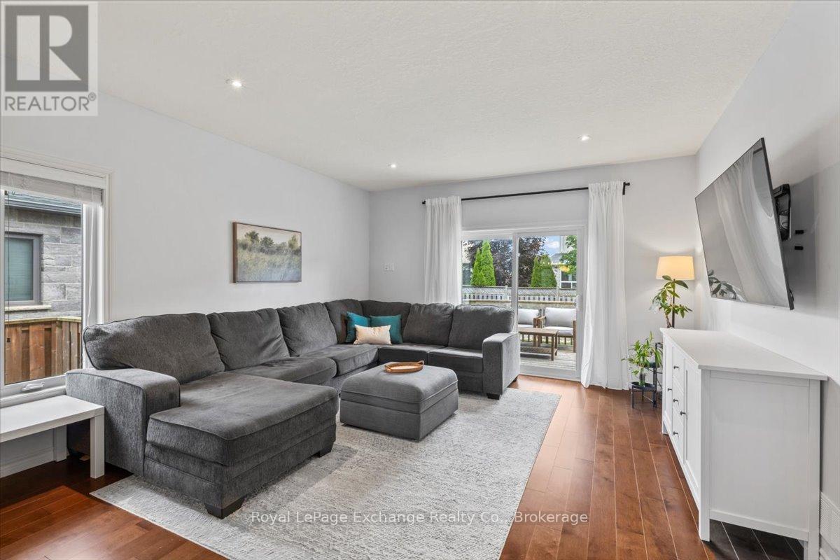 313 Stickel Street, Saugeen Shores, Ontario  N0H 2C1 - Photo 12 - X12230021