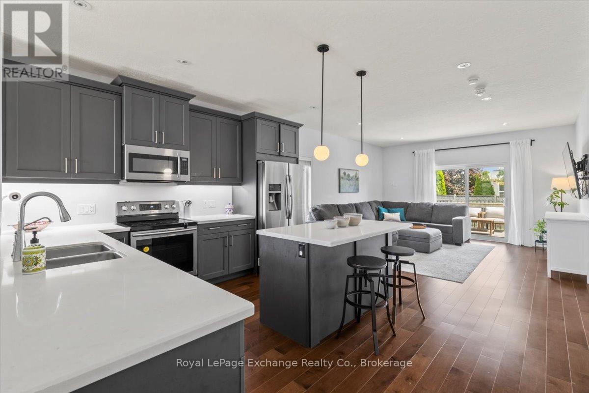 313 Stickel Street, Saugeen Shores, Ontario  N0H 2C1 - Photo 9 - X12230021