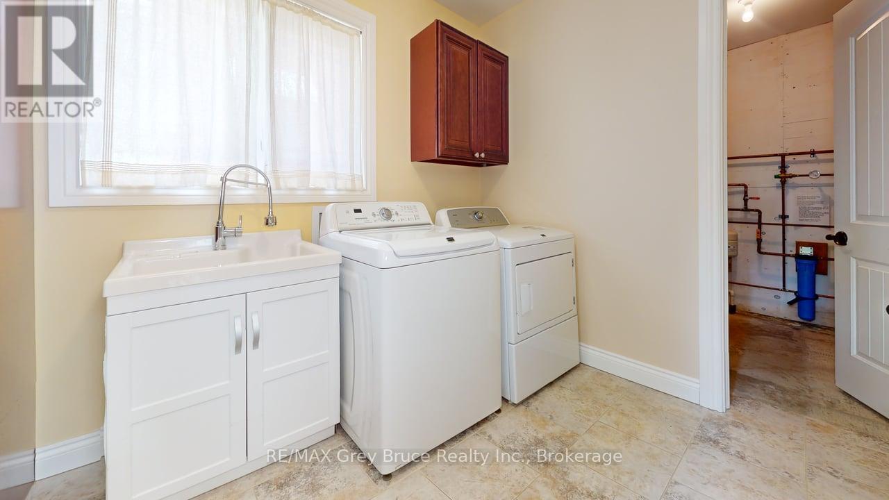 206 4th Avenue, Arran-Elderslie, Ontario  N0G 1L0 - Photo 17 - X12230118