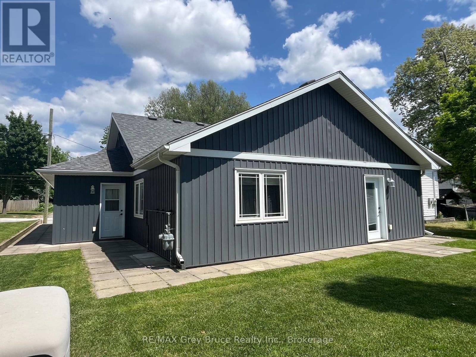 206 4th Avenue, Arran-Elderslie, Ontario  N0G 1L0 - Photo 2 - X12230118
