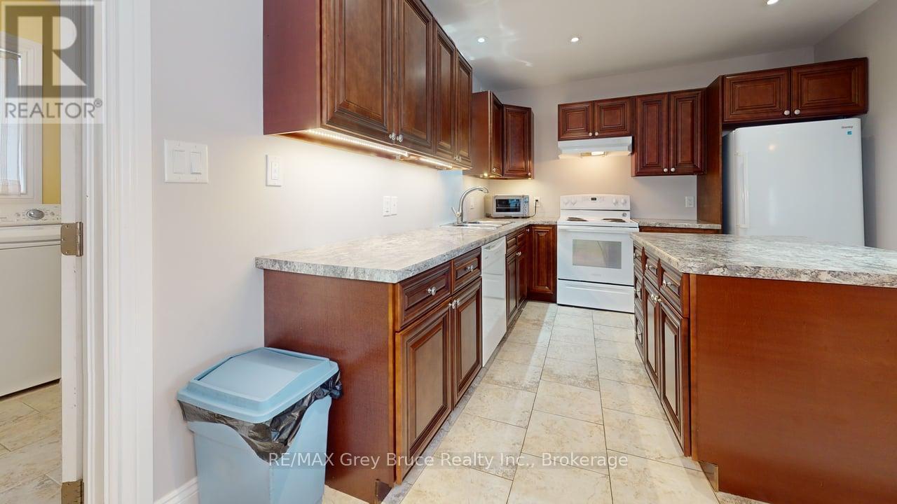 206 4th Avenue, Arran-Elderslie, Ontario  N0G 1L0 - Photo 6 - X12230118