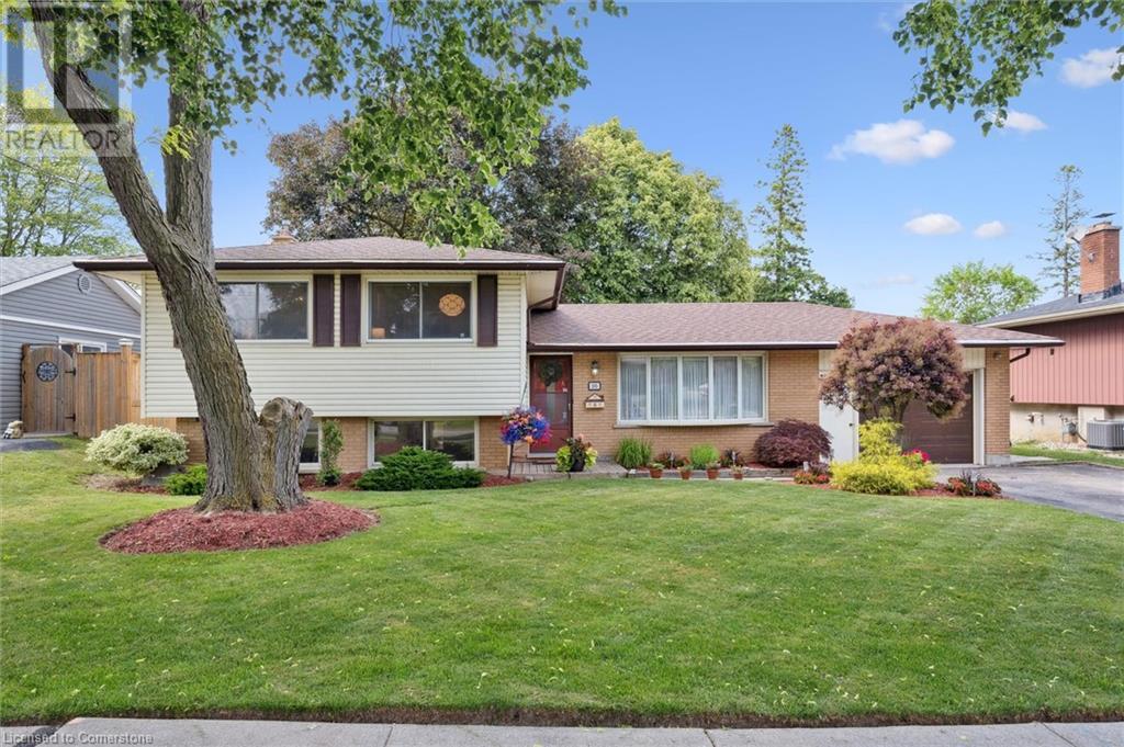 201 STONYBROOK Drive, Kitchener, Ontario