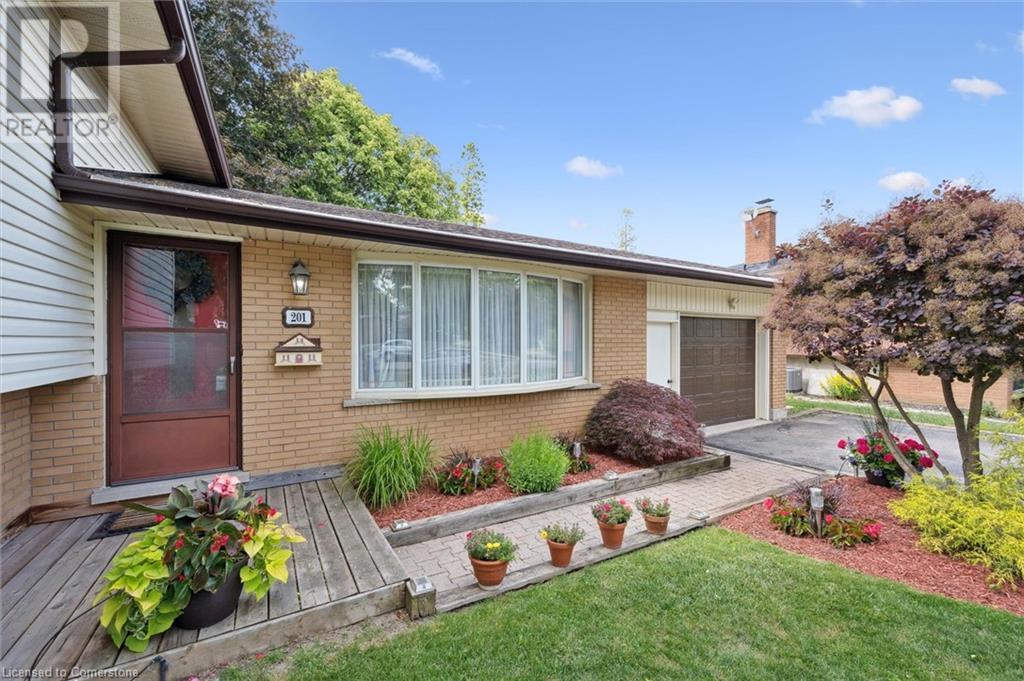 201 Stonybrook Drive, Kitchener, Ontario  N2M 4L8 - Photo 3 - 40742371