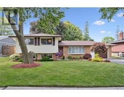 201 STONYBROOK Drive, Kitchener, Ontario
