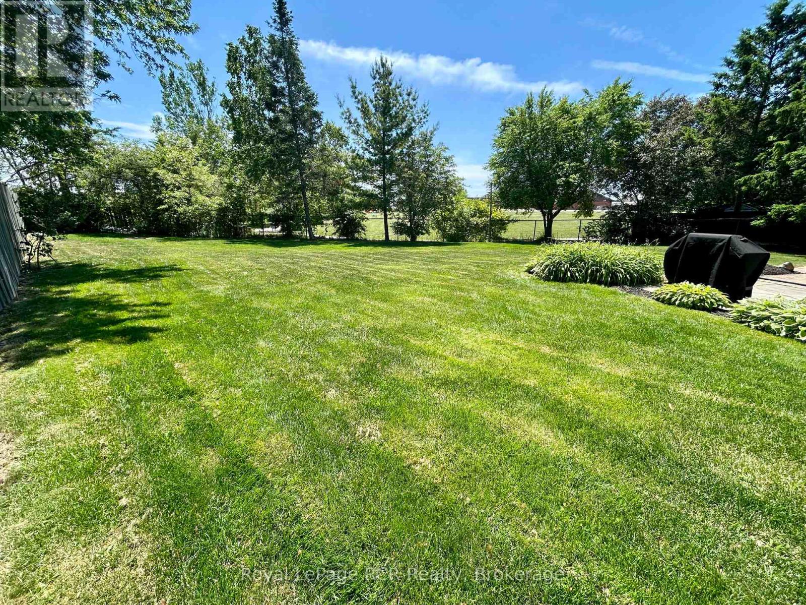 754 Andrew Malcolm Drive, Kincardine, Ontario  N2Z 1M8 - Photo 4 - X12230238